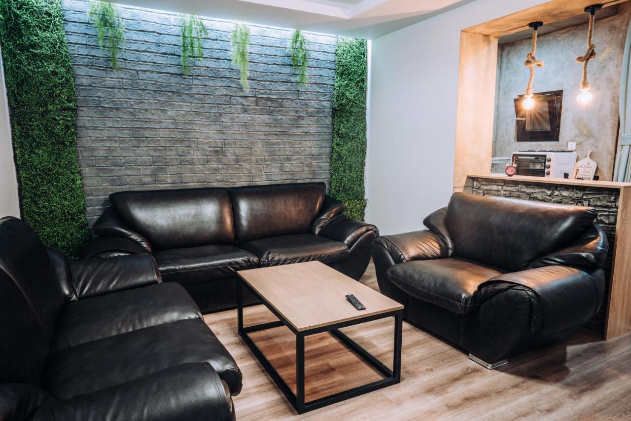 אוהריד Finesi Apartments מראה חיצוני תמונה