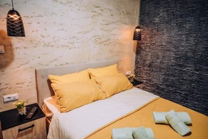 אוהריד Finesi Apartments מראה חיצוני תמונה