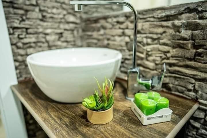 אוהריד Finesi Apartments מראה חיצוני תמונה